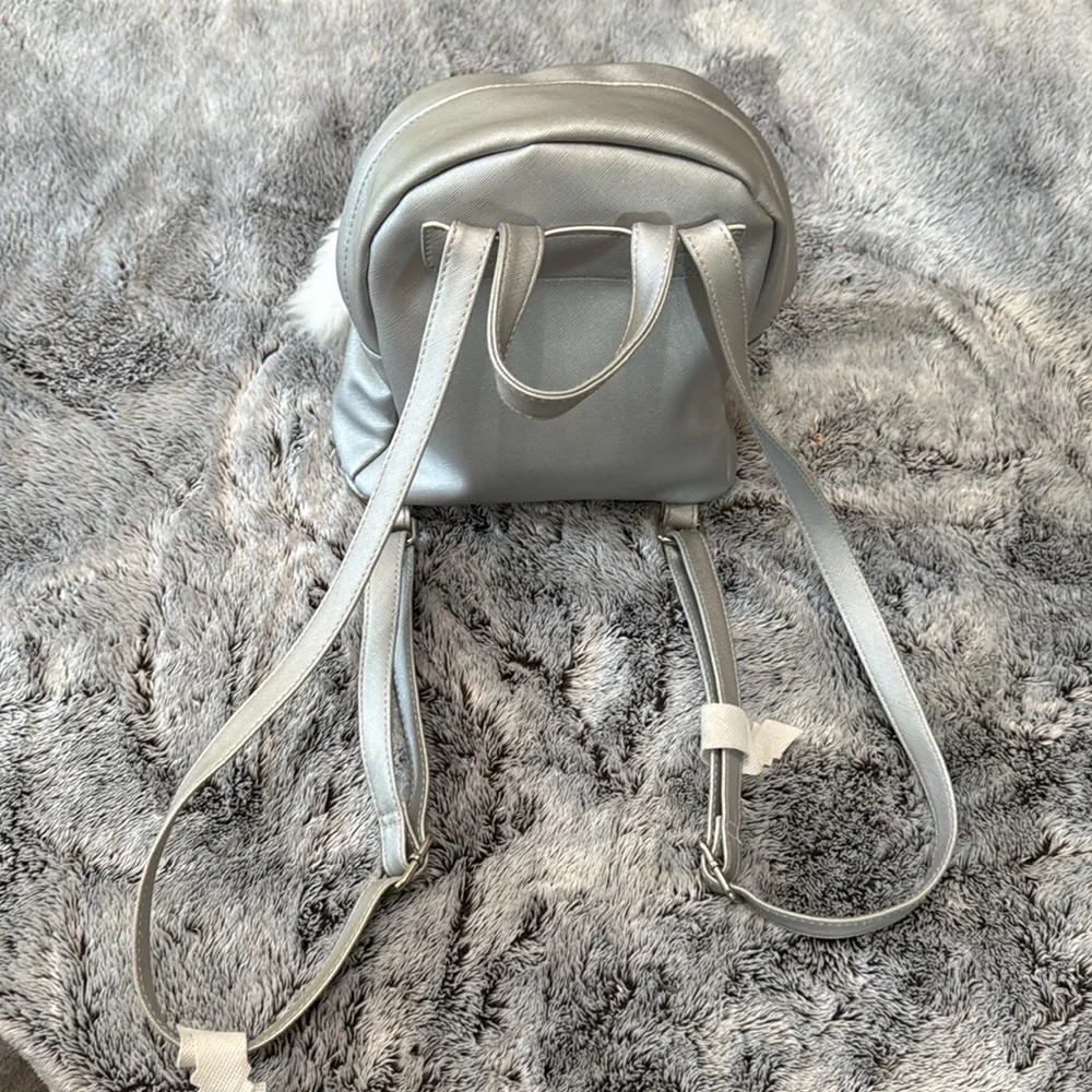 NWOT Girls Mini Unicorn Backpack Gray‎ Fuzzy Pocket Adjustable Strap Travel Cute
